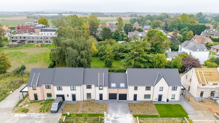 Nouvelles maisons à Estaimbourg sur une location adaptée ...