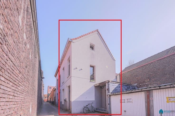 Opportunity: investment property with studio + triplex, prim