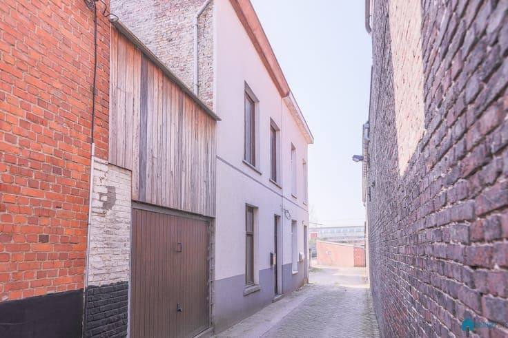 Opportunity: investment property with studio + triplex, prim