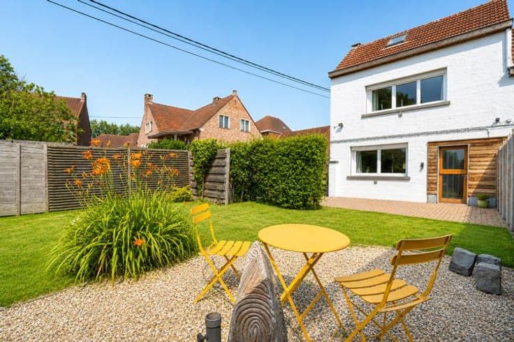 House with Garden and Parking in Pajottegem