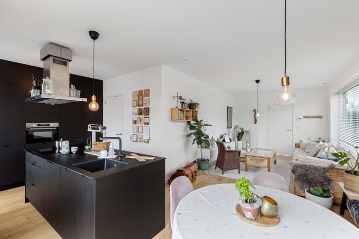 Instapklaar wonen in Rollegem — quasi nieuw, EPC A, zonne...