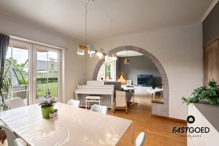 Riante villa met tuin en garage op prime locatie