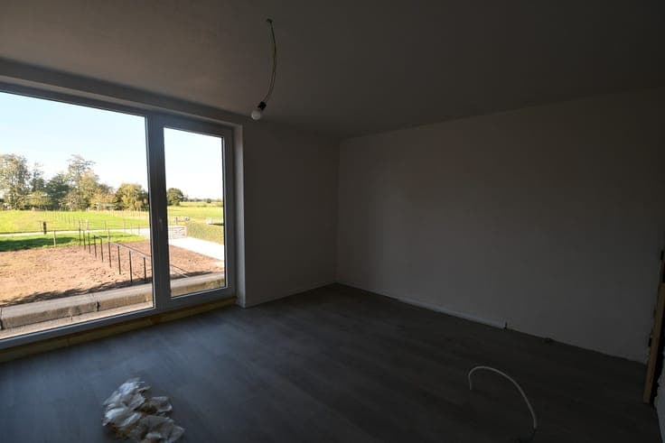 Prachtige halfopen bebouwing met modernistische architectuur
