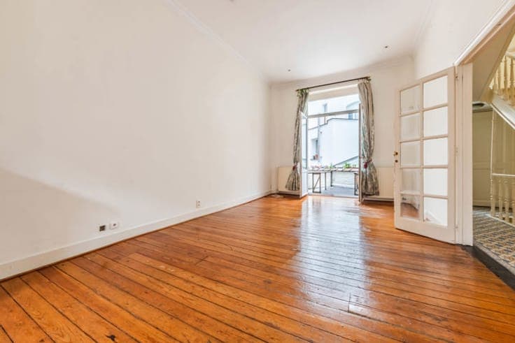 A charming family home in a privileged setting.