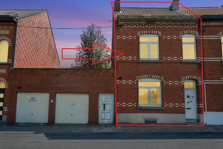 House to renovate with garden. Option to buy adjacent plot.