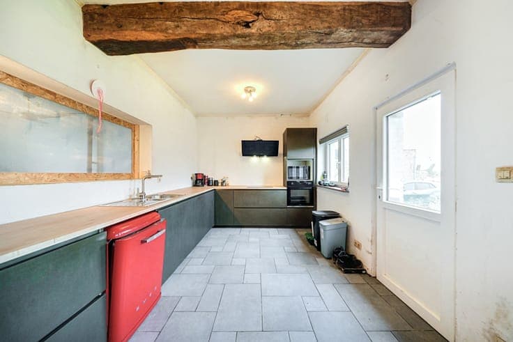 Detached 3-bedroom house with garden