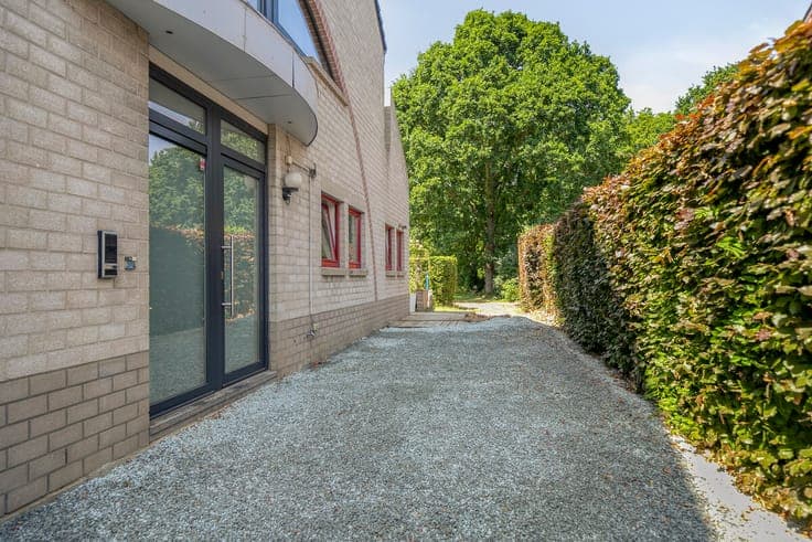 Ground-floor apartment in a prime location in Humbeek, with