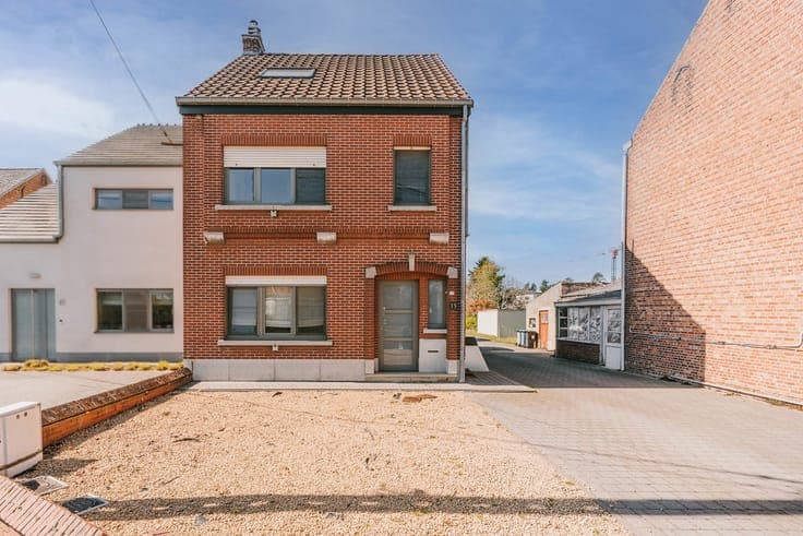 Uitstekend onderhouden woning met mooie tuin