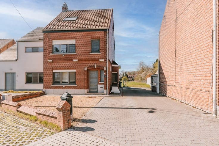 Uitstekend onderhouden woning met mooie tuin