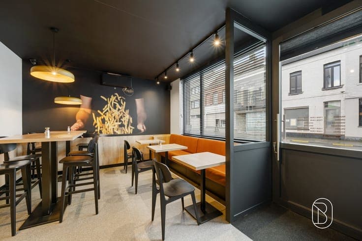 Prime-location chip shop and move-in-ready duplex apartment