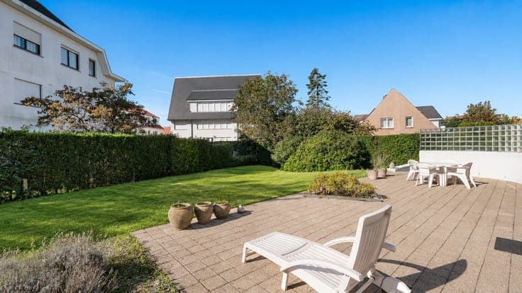 Detached architectural villa in a quiet location near Zegeme