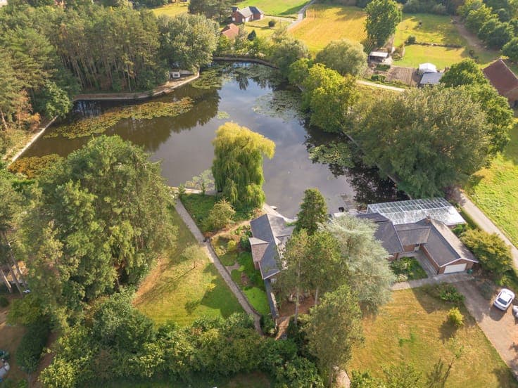 Exclusive pavilion villa with private lake.