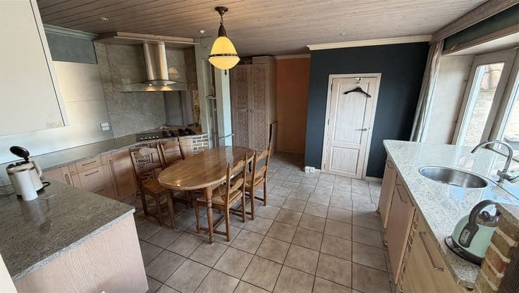 SPACIOUS CHARACTER HOME WITH GREAT POTENTIAL IN GERAARDSBERG