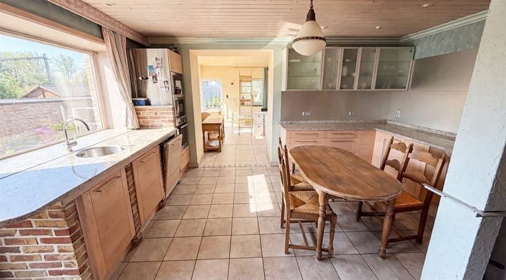 SPACIOUS CHARACTER HOME WITH GREAT POTENTIAL IN GERAARDSBERG
