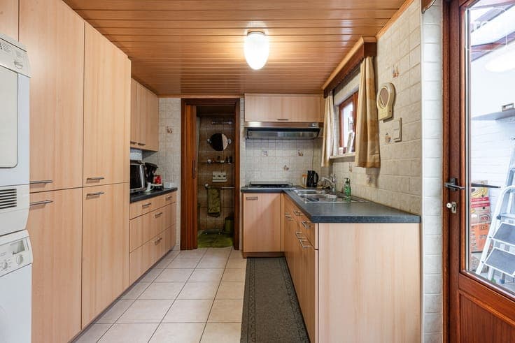 Te renoveren woning met 3 slaapkamers, tuin en grote zolder