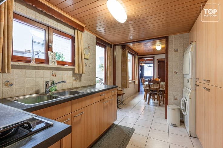 Te renoveren woning met 3 slaapkamers, tuin en grote zolder