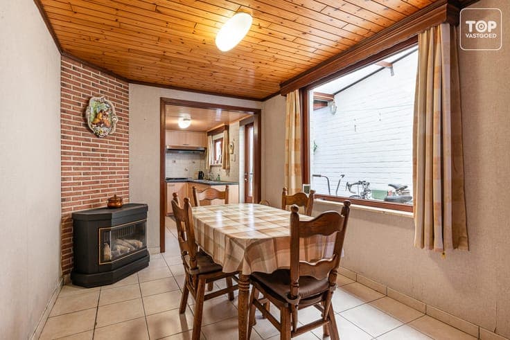 Te renoveren woning met 3 slaapkamers, tuin en grote zolder