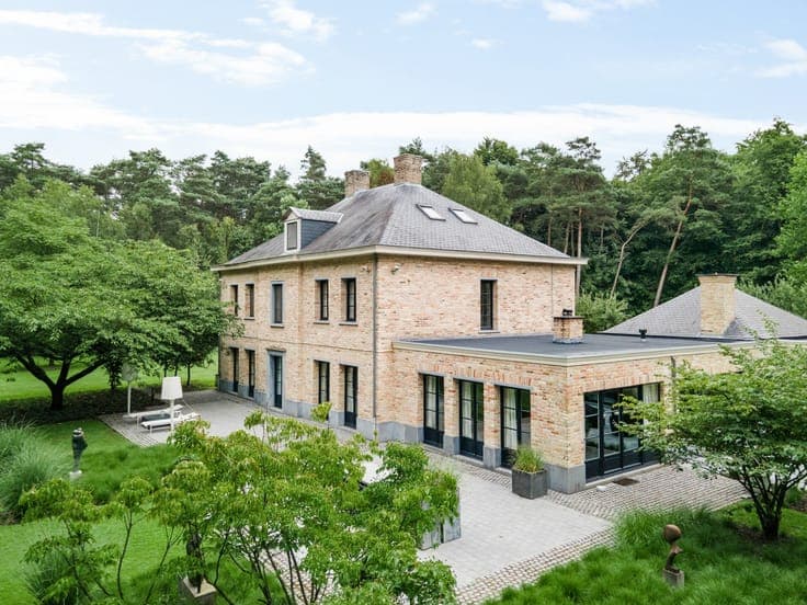 Exclusieve instapklare villa met 15.088m² parktuin