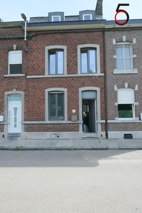 CHÊNÉE GARE district - Charming house 2 F. and garages