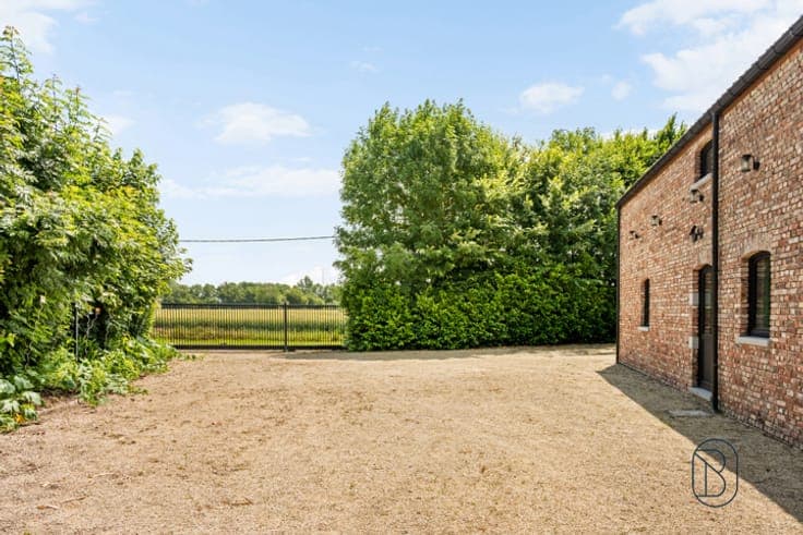 Exceptional property to be completed on a vast 5,600 m² plot