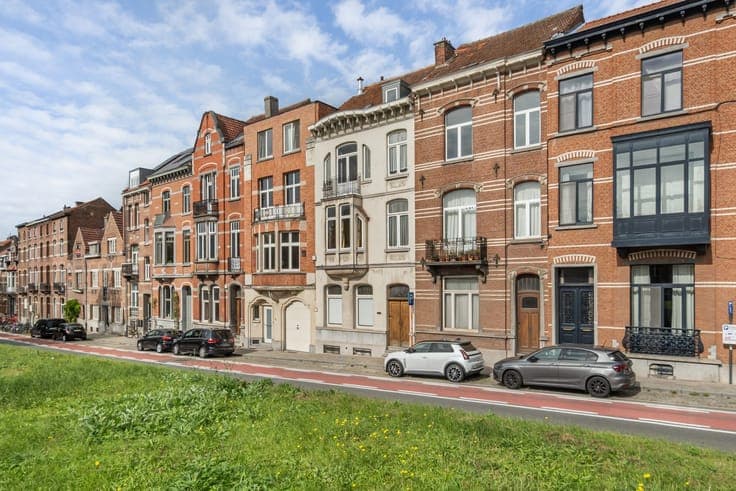 Prachtige brede herenwoning met tuin op 2 are 58 nabij h...
