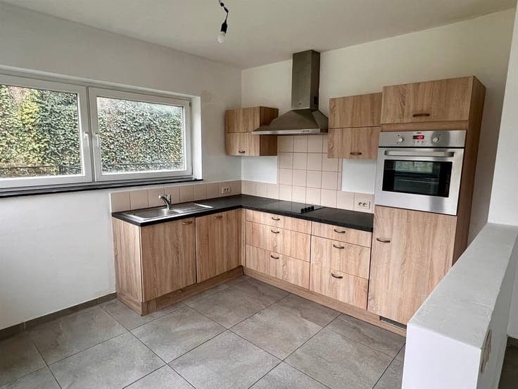 Comfortable and surprisingly spacious home on the city outsk