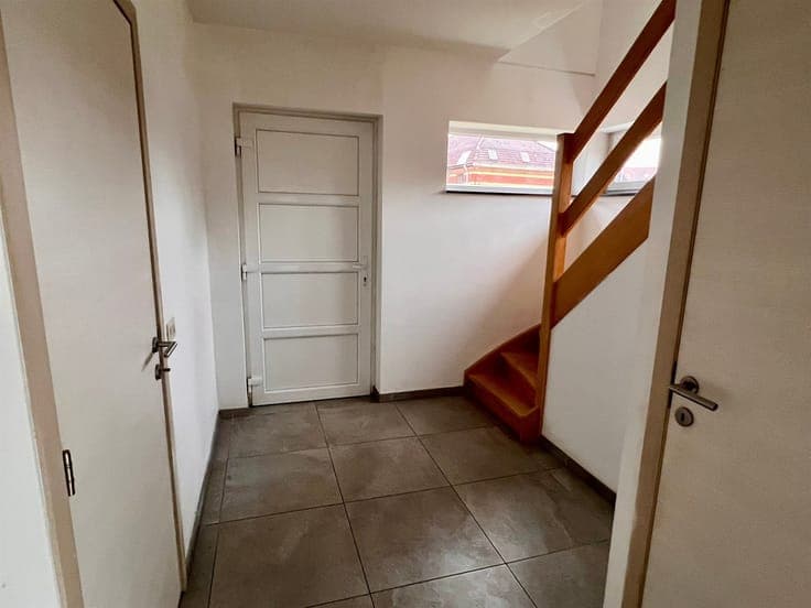 Comfortable and surprisingly spacious home on the city outsk