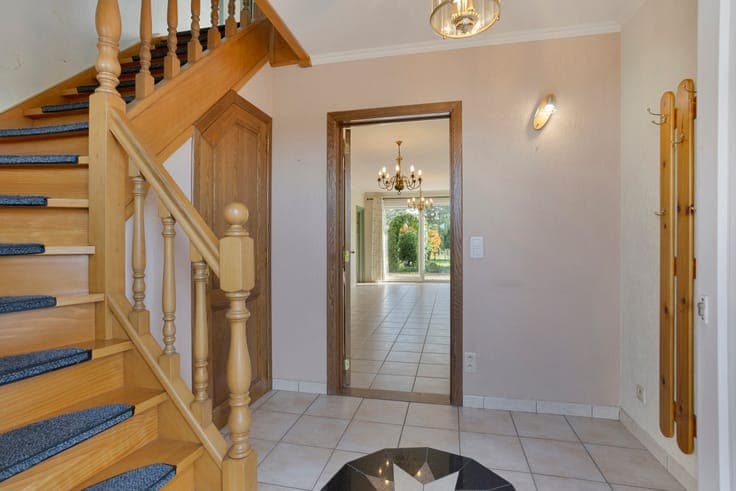 House with 3 bedrooms, garage and big garden