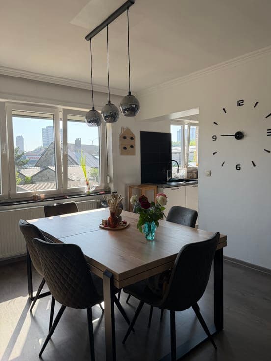 Beautifully renovated 3-bedroom house with garden and garage