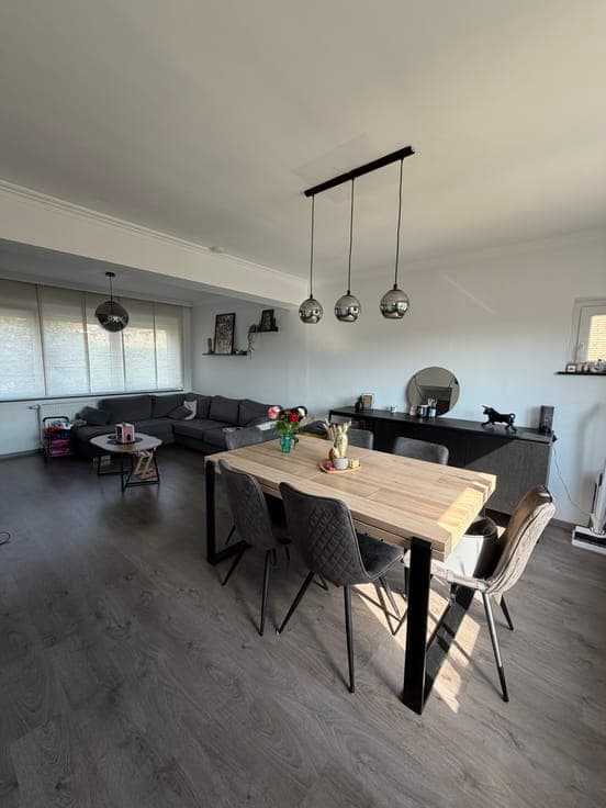 Beautifully renovated 3-bedroom house with garden and garage