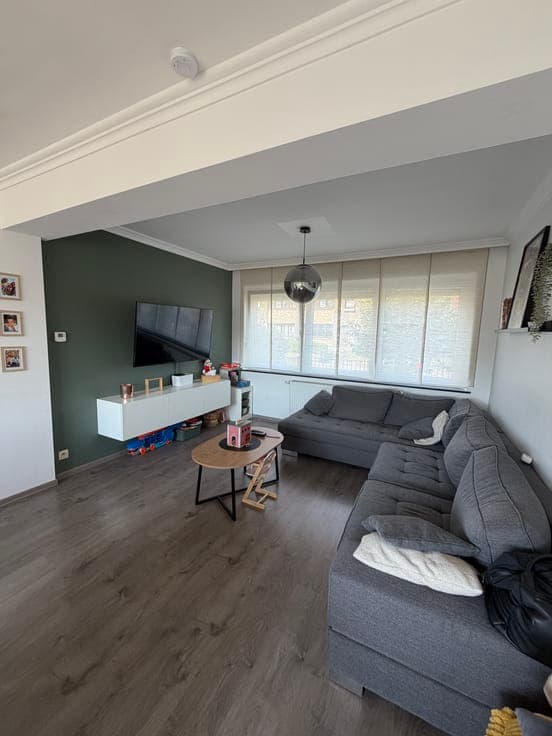 Beautifully renovated 3-bedroom house with garden and garage
