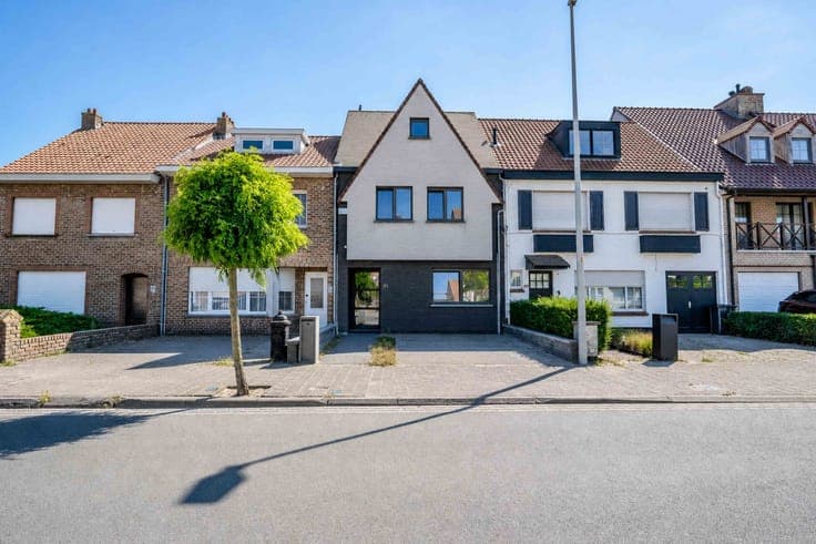 Schitterende woning met 3 ruime slaapkamers en dubbele ga...