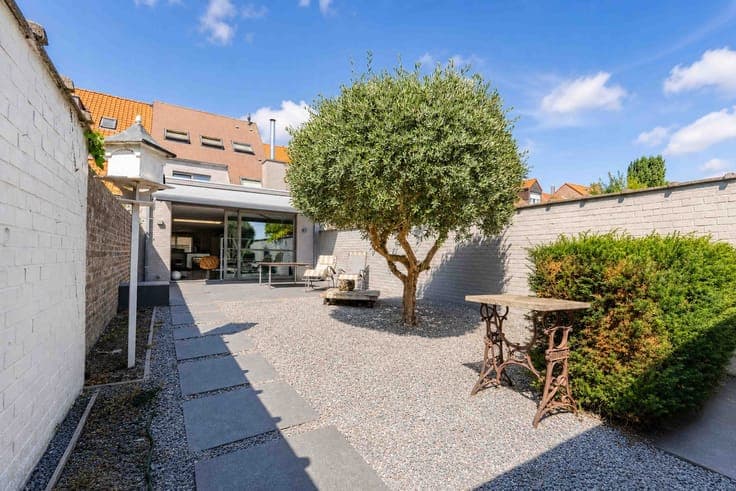 Schitterende woning met 3 ruime slaapkamers en dubbele ga...
