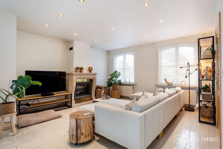 Ruime villa op 911m² in een rustige, groene omgeving te S...