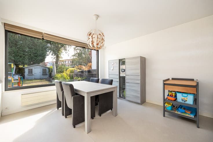 Ruime gezinswoning met garage, 4 slaapkamers en zuidgeric...