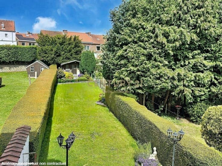 Bel-étage with a garden next to the living room in Braine-l’