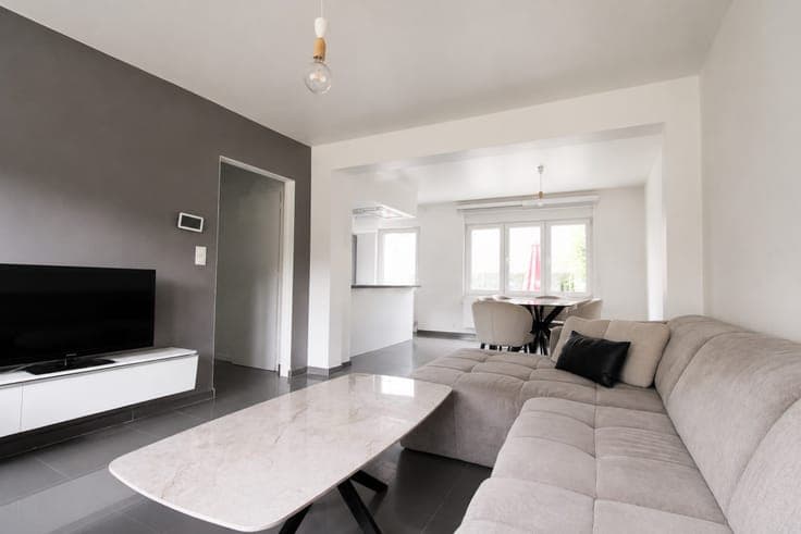 Pleasant house with garden in a convenient location