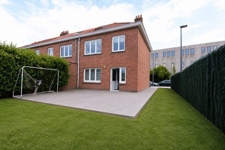 Pleasant house with garden in a convenient location