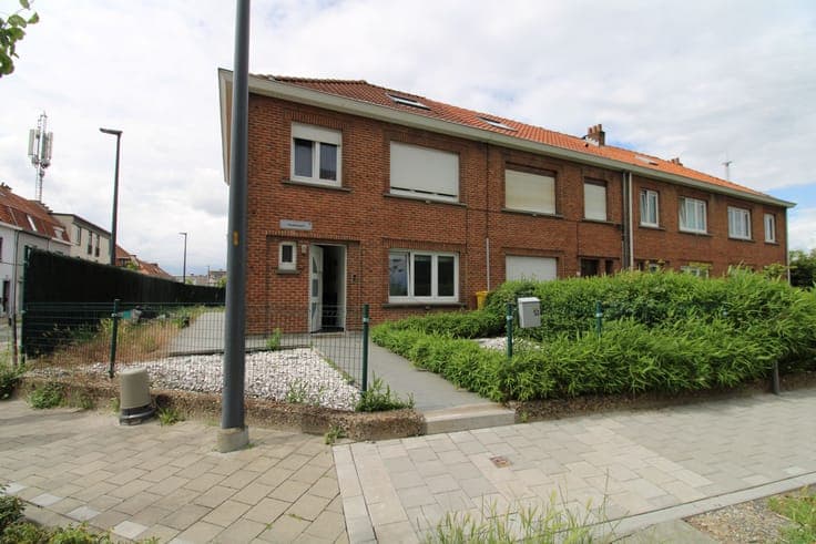 Pleasant house with garden in a convenient location