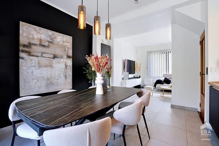 BRIGHT FAMILY HOME WITH GARDEN AND MULTIPURPOSE SPACE
