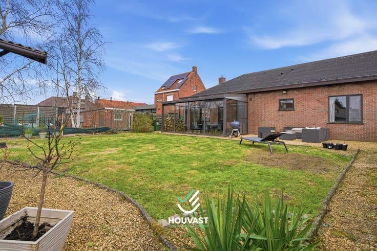 Te koop - Instapklare woning met 3 slaapkamers in het cha...