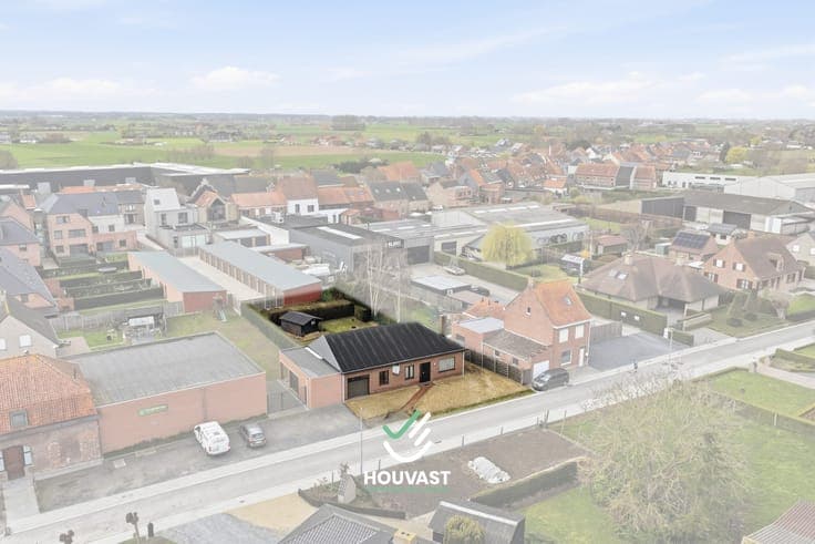 Te koop - Instapklare woning met 3 slaapkamers in het cha...