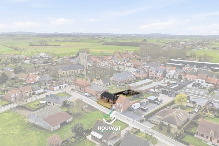 Te koop - Instapklare woning met 3 slaapkamers in het cha...