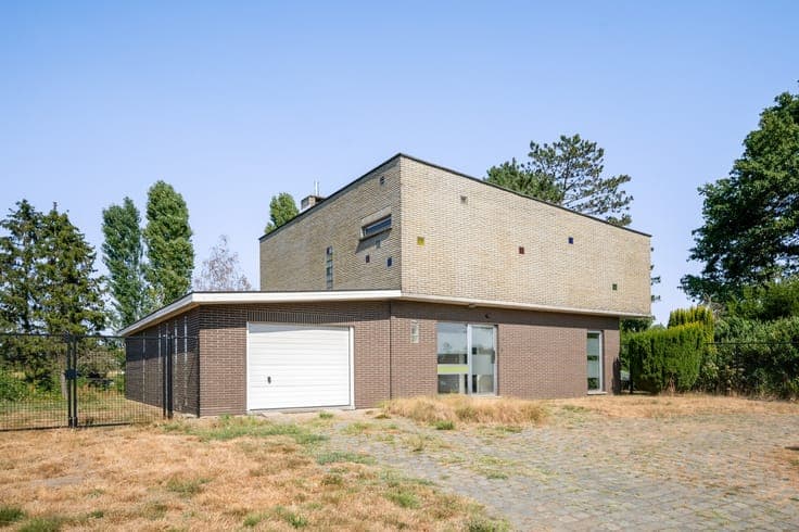 Ruime open bebouwing met 3 slpkrs en veel potentieel op e...