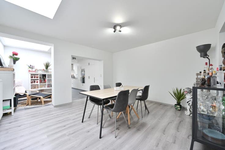 Instapklare woning in rustige, doodlopende straat nabij cent