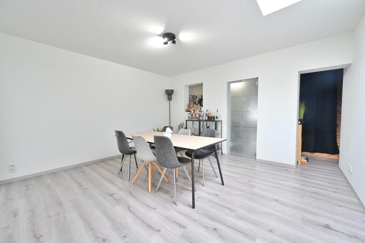 Instapklare woning in rustige, doodlopende straat nabij cent
