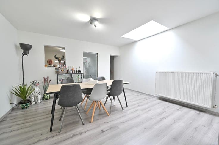 Instapklare woning in rustige, doodlopende straat nabij cent