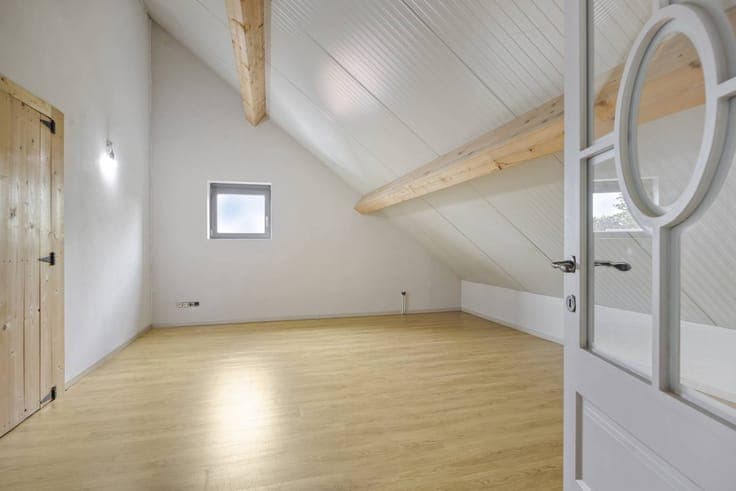 Recent home with a beautiful garden and the possibility of 2
