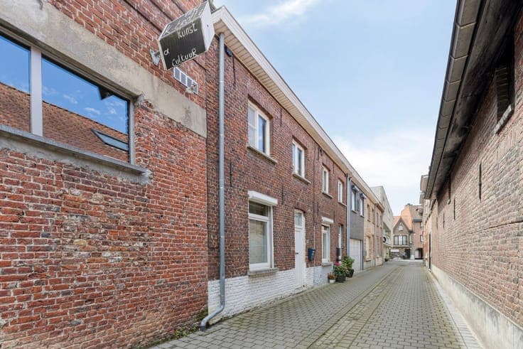 Terraced House