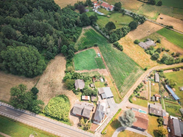Renovatiewoning op prachtig perceel van ruim 1 ha